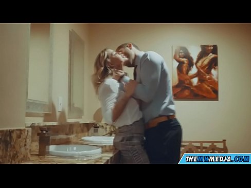 ❤️ کله چې یو ښکلی سپین رنګ تاسو په عامه تشناب کې جذبوي ️❌  په ps.eggporncomics.ru